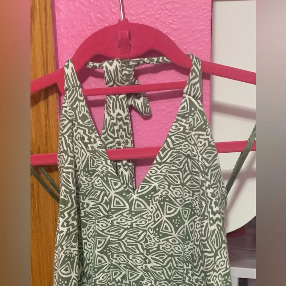 EUC.banana republic back tie halter maxi dress. Size small. - Picture 4 of 5